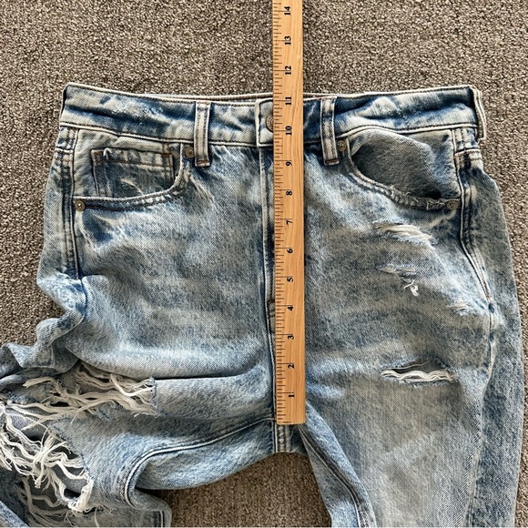 American Eagle Comfort Stretch‎ Waistband Mom Jean Light Destroy Wash Size 4 - Picture 7 of 8